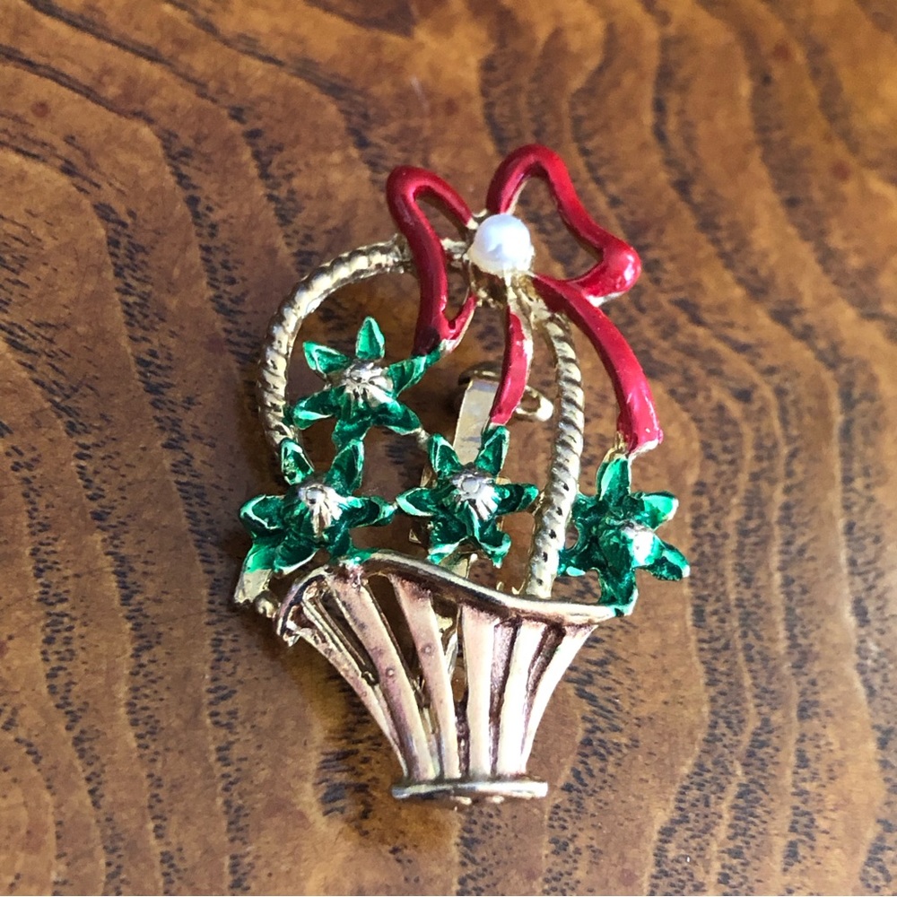 Vintage Christmas floral basket enamel brooch